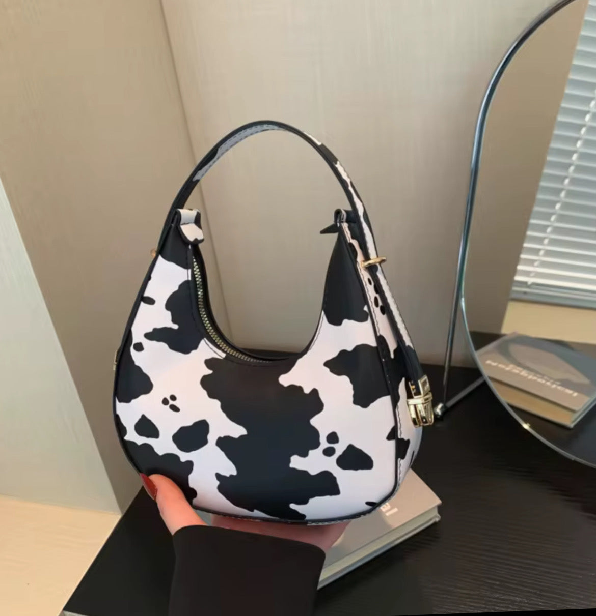 π€ The Milano Cowhide Bag